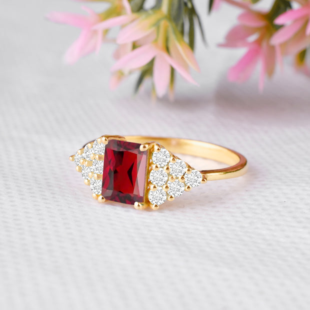 Garnet Gemstone & Diamond Solid 14k Yellow Gold Ring